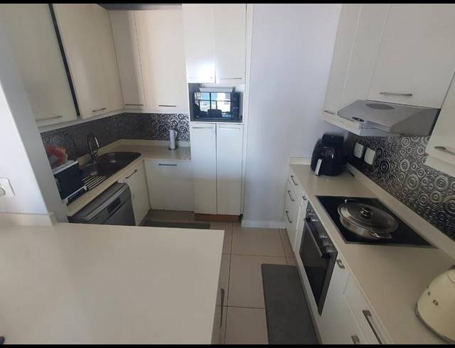 3 BEDROOM APARTMENT FOR SALE IN UMHLANGA CENTRAL